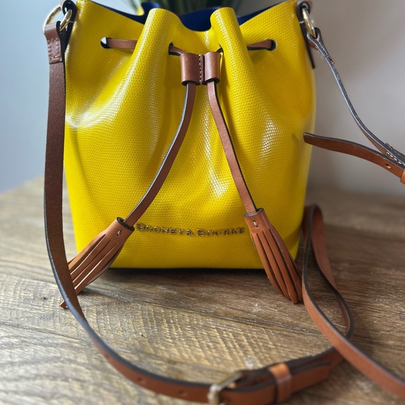 NWOT DOONEY & BOURKE DRAWSTRING HANDBAG & WALLET CROSSBODY - Picture 3 of 10